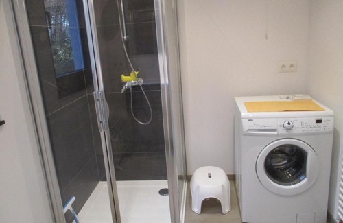 Huy House | l'abri'gîte sous les arbres