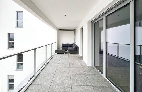 Saint-Louis Apartment | L'Acacia - Moderne avec grand balcon