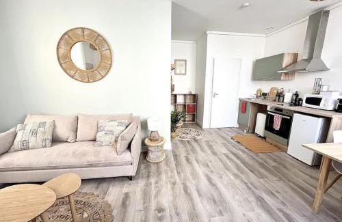 Romans-sur-Isere Apartment | L'Agate Verte - Romans