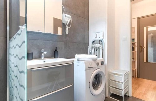 Aix-les-Bains City Center Apartment | L'aix'capade Enchantée