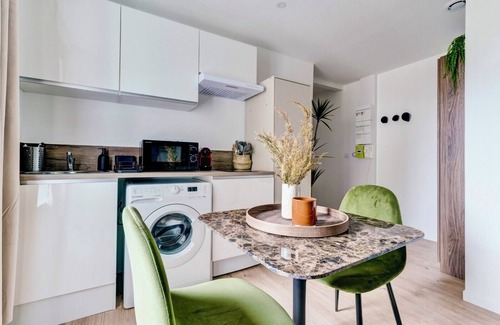 Glaciere - Montmein Apartment | L'Ambré - Magnifique studio - métro B + Hopital