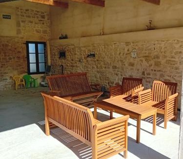 Saint-Pierre-du-Mont House | L Ancre Maison séjour spacieux lumineux avec jardin et extérieur aménagé terrain de petanque proche Omaha beach, Grandcamp Maisy et pointe du Hoc