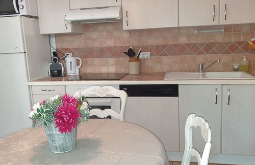 Sablet House | L'angélus, charming gîte in the heart of the old village of Sablet