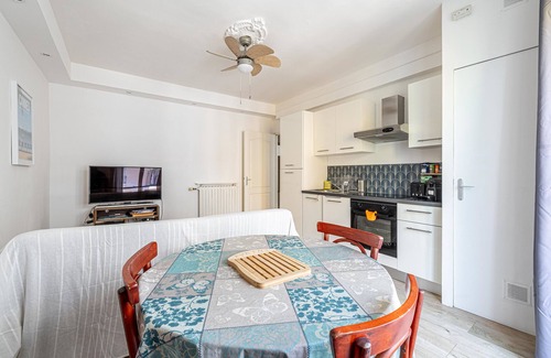Carnot Apartment | L'Angle Doux avec balcon, pour couples ou en solo
