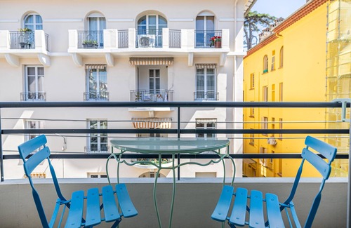 Carnot Apartment | L'Angle Doux avec balcon, pour couples ou en solo
