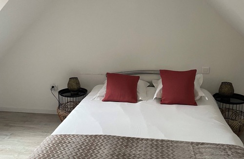 Saint-Genix-sur-Guiers House | L'annexe du Château de Saint Genix