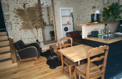 Romans-sur-Isere Apartment | L'antre d'Eros