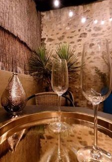 Romans-sur-Isere Apartment | L'antre d'Eros