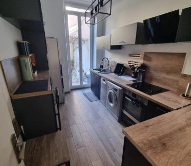 6th Arrondissement Apartment | L'Antre du Dragon