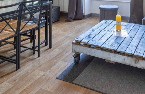 Republique Apartment | L'appart K-za -wifi Fibre- Checkin Auto- 6 p