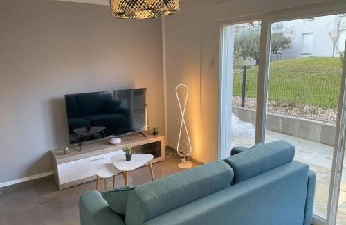 Annemasse Apartment | L'appartement Bleu-T2-Annemasse