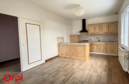 Montmarault Bed & Breakfast | L'Arbre de Vie