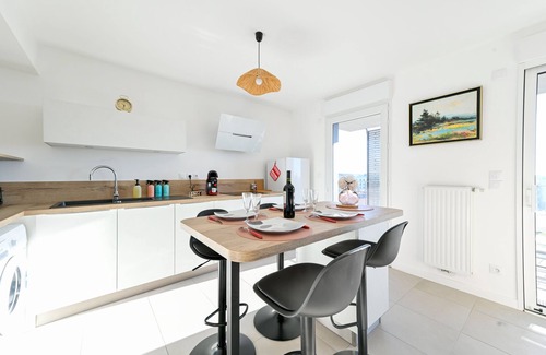 Cholet Apartment | L'Arc En Ciel - A 30min du Puy du Fou