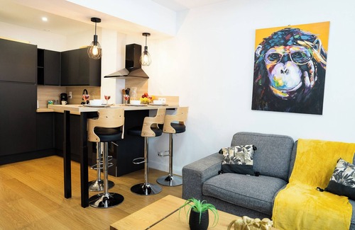 Bourgogne Apartment | L'Arche d'Orléans - superb 2-bedroom apartment in Orléans