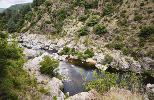 Veuvey-sur-Ouche Apartment | L'arrêt du pont