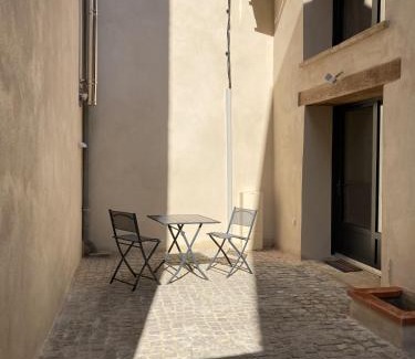 Moissac Apartment | L'ATELIER - à coté abbatiale - clim reversible - Ideal couples