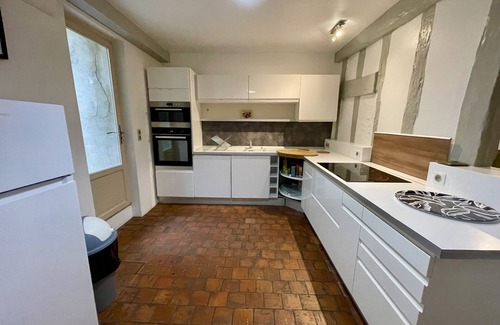 Auxerre Apartment | L'Atelier-Apartment-Superior-Ensuite with Shower-City view