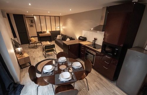 Blois House | "l'Atelier Chambourdin - House Center Blois - Parking and terrace