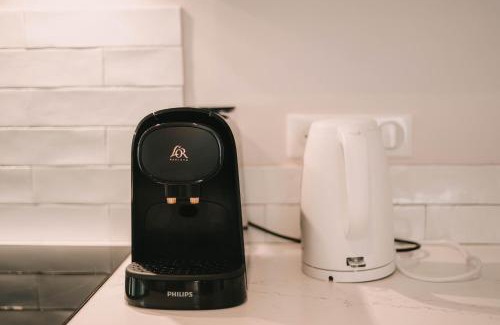 Besancon Apartment | L'Atelier de l'Horloger 2 ch 6 pers Cour privée & Parking