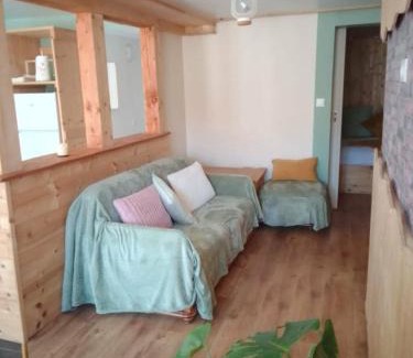 Vagney Apartment | L'atelier des couleurs