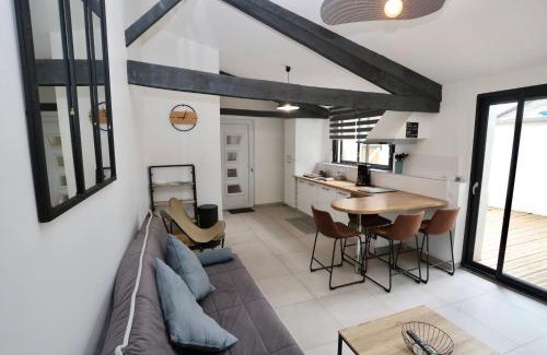 Pontivy Apartment | L'atelier et sa terrasse