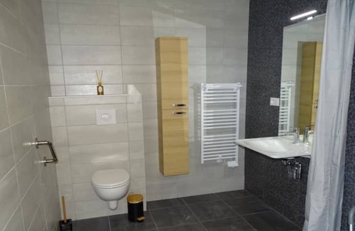 Cuisery Apartment | L'atelier, Proche de Tournus. Studio PMR Pour 1 Couple