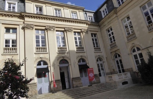 Centre Apartment | L'Atlas - One Bedroom Apartment, Sleeps 2