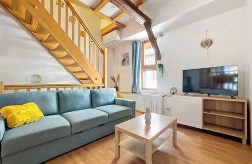 Eguisheim Apartment | L'Atypique d'Eguisheim, Gîte L'Atypique, comfort and originality, historic center of Eguisheim