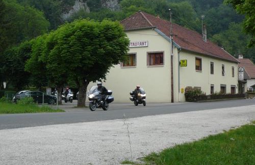 Cusance Hotel | L'auberge Des 3 Ponts