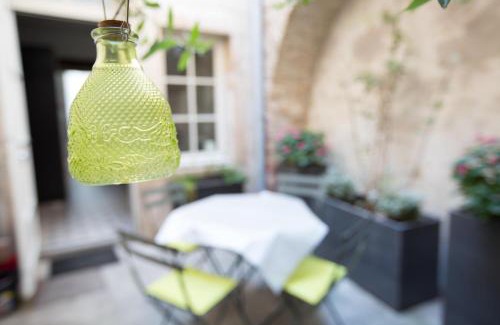 Beaune City Centre Apartment | L'Aubertine - Appartement Hypercentre avec Terrasse