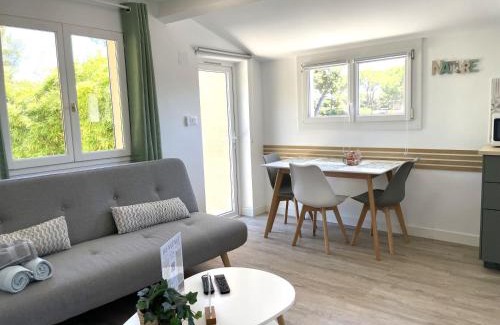 Giens Villa | L'Auguière Est, maisonnette sans vis-à-vis et au calme avec vue sur les vignes