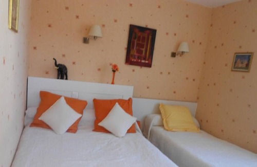 Saint-Nicolas-des-Motets Bed & Breakfast | L'eclipse