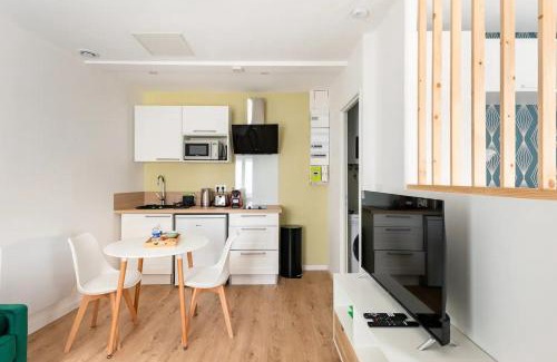 Vonnas Apartment | L'Ecrin Vert - 150m Restaurant 3 étoiles - Climatisation