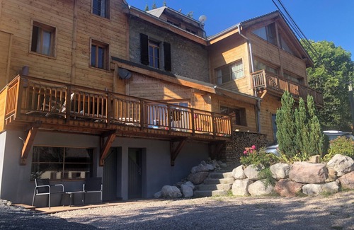 Saint-Jean-dʼAulps Apartment | L'Ecuela Apartment, tastefully renovated 1 bedroom apartment