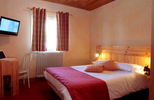 Saint-Etienne-de-Tinee Hotel | L'Ecureuil