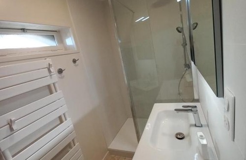 La Chapelle-de-Guinchay Apartment | l'EGLANTYNE