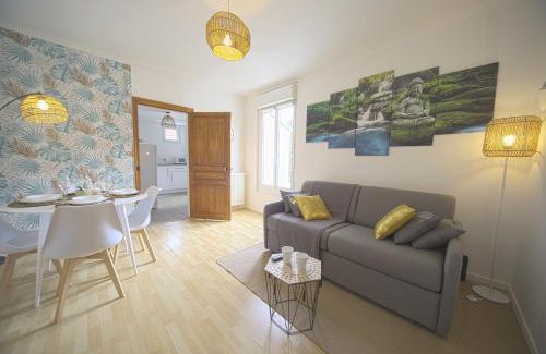 Sens Apartment | L'Eldorado - By BEST KEYS - Idéal Pros, Couple & Famille - 1 Chambre et 1 Canapé-Lit Convertible - Cosy & Confort - Centre Ville - Netflix & WiFi Fibre - Machine à Café Nespresso - Check-in Autonome - Parking Facile & Gratuit