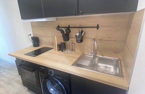 Saint-Quentin Apartment | L'emile Zola : Studio Cosy Hyper Centre