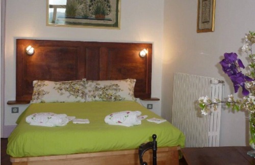 Saint-Girons Bed & Breakfast | L'Enclos Des Jacobins, Saint-Girons 4 bed and breakfast with character and history