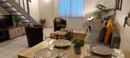 Moussy-le-Neuf Apartment | L'ESCALE : Duplex 4 pers. ASTERIX, AEROPORT ROISSY CDG, PARIS