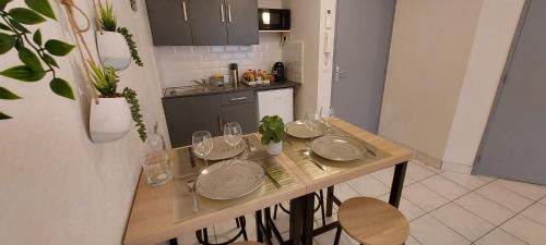 Moussy-le-Neuf Apartment | L'ESCALE : Duplex 4 pers. ASTERIX, AEROPORT ROISSY CDG, PARIS