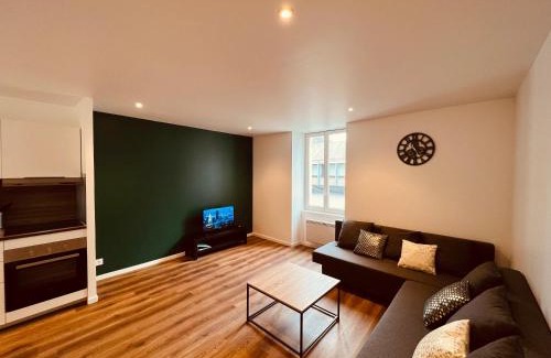 Saint-Florent-sur-Cher Apartment | L'Escale en Amérique - Home Homy