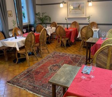 Longeau-Percey Hotel | L'Escale