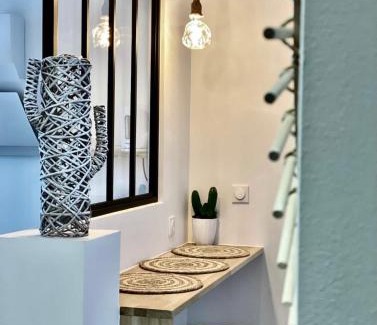 Saint-Etienne Apartment | L’Escale - Le Boho + garage + NETFLIX