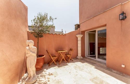 Orange Apartment | L'Escale Romaine