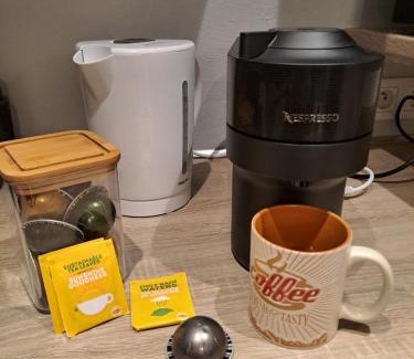 Laval Apartment | L'Escale, studio, hyper-centre historique, Netflix