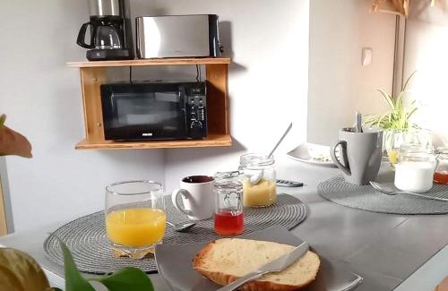 Pompejac Apartment | L'Escale Sud Gironde - Séjour romantique avec jacuzzi privatif et petit-déjeuner - Piscine - Options massage, traiteur et brunch