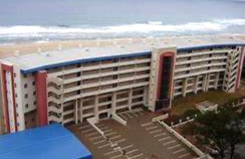 Kingsborough Apartment | L'Escalier Cabanas, 7 Beach Road, Amanzimtoti