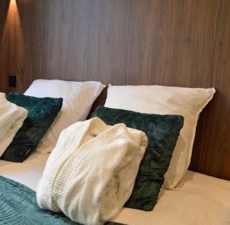 Haguenau Apartment | L'Escapade - Love room & spa