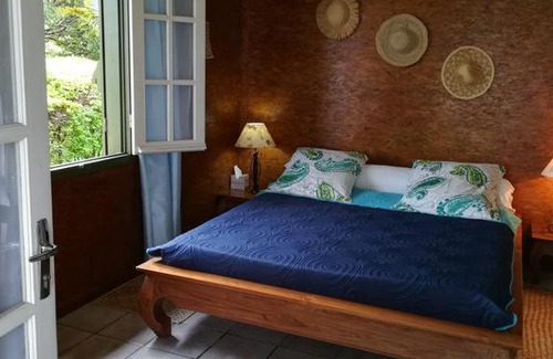 Le Tampon Bed & Breakfast | L'ESTAGNON